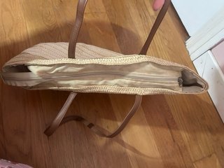 Bolso de rafia beige y marrón