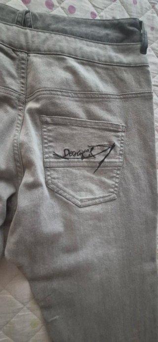 Pantalón vaquero Desigual gris