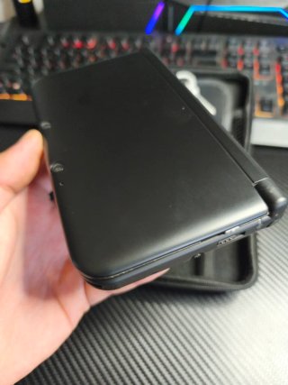 Nintendo 3DS XL Nero + Caricatore e Custodia