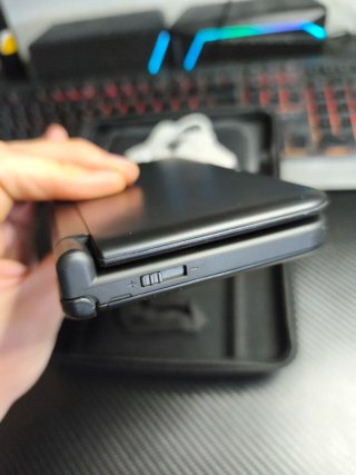 Nintendo 3DS XL Nero + Caricatore e Custodia