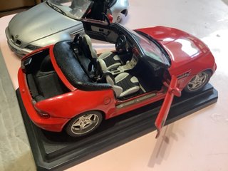 Coche BMW Z3 M 1/18 Burago + BMW Z3 Despiece