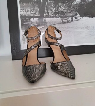 Zapatos de tacón plateados talla 38
