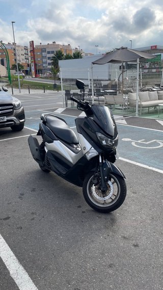 Yamaha Nmax 125 Scooter Negro/Plata