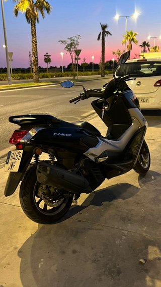 Yamaha Nmax 125 Scooter Negro/Plata