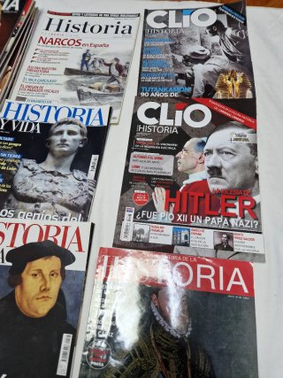 Lote de 18 Revistas de Historia y Viajes