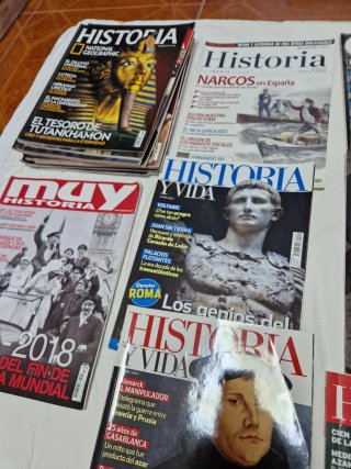 Lote de 18 Revistas de Historia y Viajes