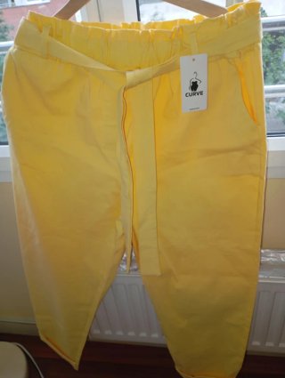 Pantalón nuevo talla XXXL con cinturón