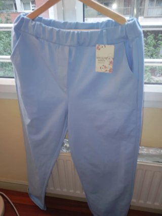 Pantalón nuevo talla XXXL con cinturón