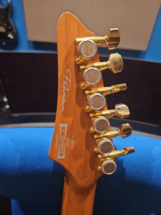 Guitarra Eléctrica Ibanez THBB10 Prestige