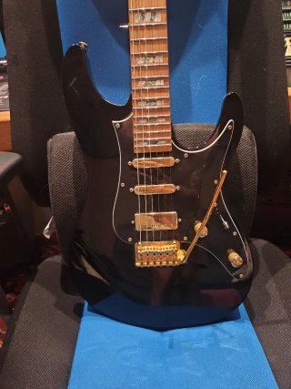 Guitarra Eléctrica Ibanez THBB10 Prestige