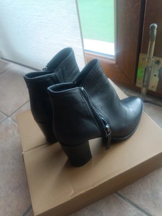 Botines de piel negros talla 37
