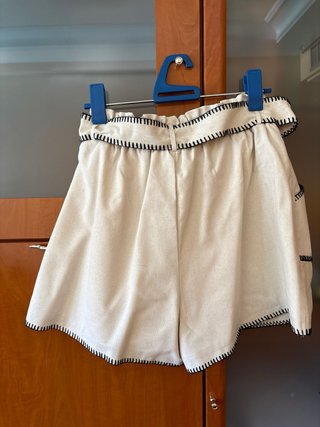 Bermudas beige talla M