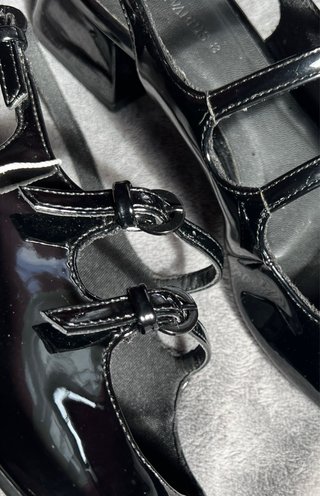 Mary Jane Stradivarius Negro Charol