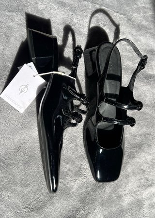 Mary Jane Stradivarius Negro Charol