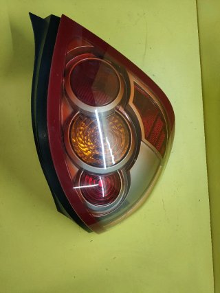 PILOTO TRASERO IZQUIERDO NISSAN ALMERA II N16