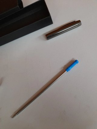 Bolígrafo Antonio Miro en estuche.  A estrenar