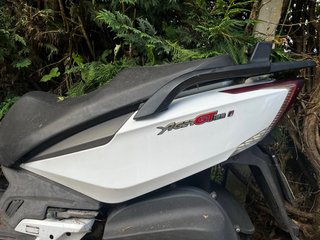 Cacha lateral Kymco Yager GT 125i