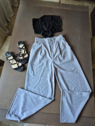 Pantalón sastre pata ancha gris Stradivarius