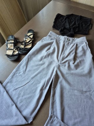 Pantalón sastre pata ancha gris Stradivarius