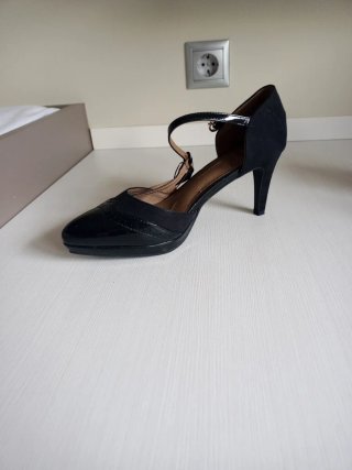 Zapatos de tacón negros Kylie Solo probados