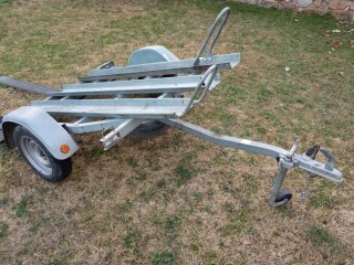 Alquiler o venta Remolque 3 motos basculante con p