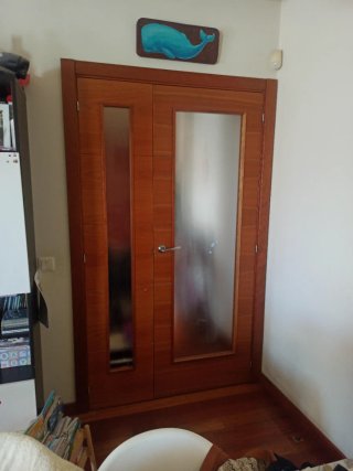 Puerta doble madera con cristal