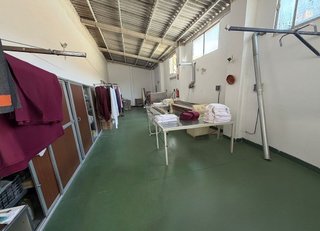 Local comercial en venta en Linares