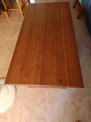 Mesa de madera rústica