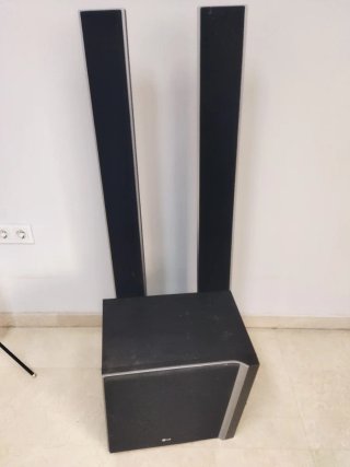 Altavoces LG Negro y Plateado