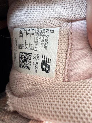 Zapatillas New Balance Beige y Rosa