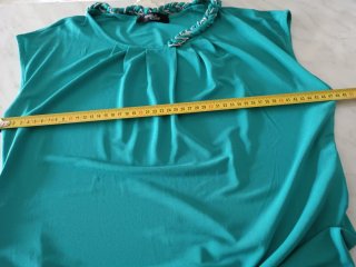 Abito Turchese con Dettagli Collo