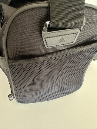 Bolso deportivo Adidas negro