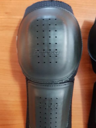 Protezioni moto Dainese gomiti avambracci