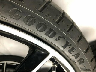 Llantas originales Mercedes AMG de 20 pulgadas