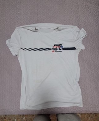 Camiseta blanca con estampado