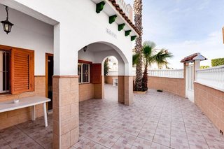 Casa adosada en venta en Torrelamata - La Mata en Torrevieja