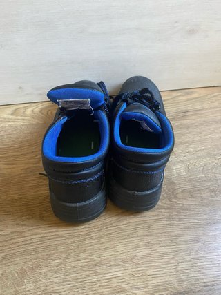 Botas de trabajo negras y azules