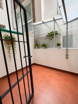 Local comercial en alquiler en La Nova Esquerra de l'Eixample en Barcelona