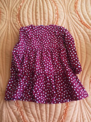 Vestido infantil bordô com bolinhas brancas