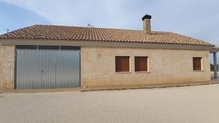 Chalet en venta en Yecla