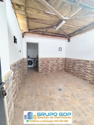 Casa adosada en alquiler en Sanlúcar la Mayor