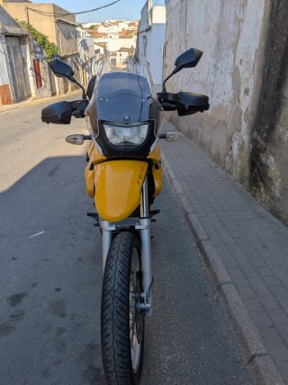 BMW F 650 GS Amarilla y Negra