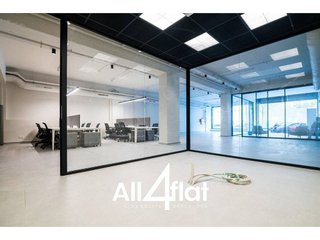 Local comercial en alquiler en El Parc i la Llacuna del Poblenou en Barcelona