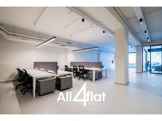 Local comercial en alquiler en El Parc i la Llacuna del Poblenou en Barcelona