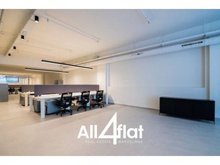 Local comercial en alquiler en El Parc i la Llacuna del Poblenou en Barcelona