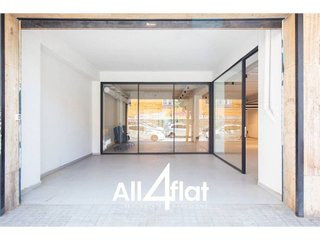 Local comercial en alquiler en El Parc i la Llacuna del Poblenou en Barcelona