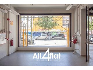 Local comercial en alquiler en El Parc i la Llacuna del Poblenou en Barcelona
