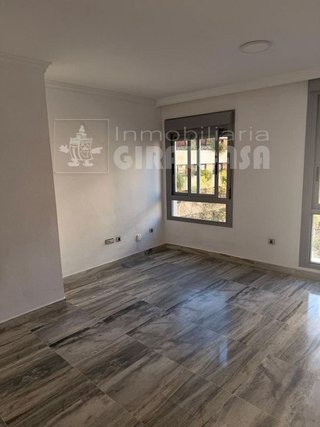 Piso en venta en Huerta del Pilar en Sevilla