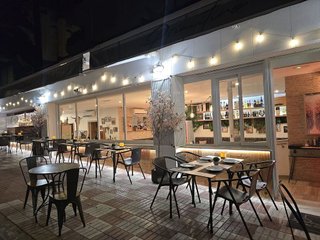 Local comercial en venta en Playa Bajadilla - Puertos en Marbella