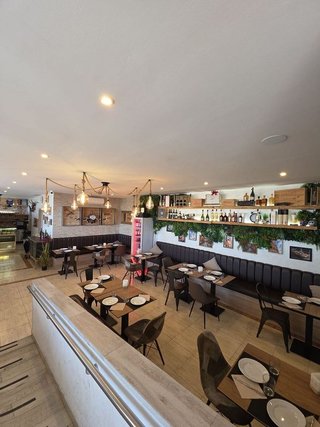Local comercial en venta en Playa Bajadilla - Puertos en Marbella